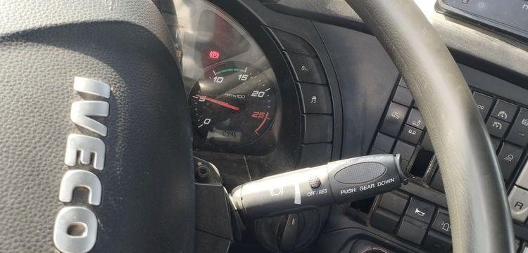 IVECO STRALIS 420 DEPANNEUSE AVEC TREUIL COME UP HV15 – DIESEL – 270759 KMS – ANNEE 20 JAUNE ES-531-RS