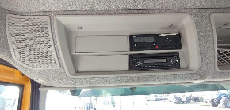 IVECO STRALIS 420 DEPANNEUSE AVEC TREUIL COME UP HV15 – DIESEL – 270759 KMS – ANNEE 20 JAUNE ES-531-RS