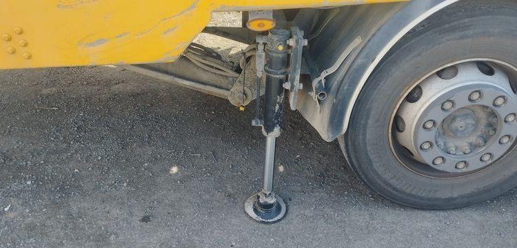IVECO STRALIS 420 DEPANNEUSE AVEC TREUIL COME UP HV15 – DIESEL – 270759 KMS – ANNEE 20 JAUNE ES-531-RS