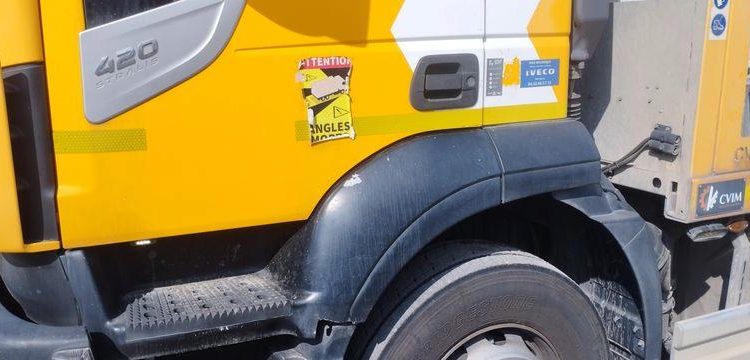 IVECO STRALIS 420 DEPANNEUSE AVEC TREUIL COME UP HV15 – DIESEL – 270759 KMS – ANNEE 20 JAUNE ES-531-RS