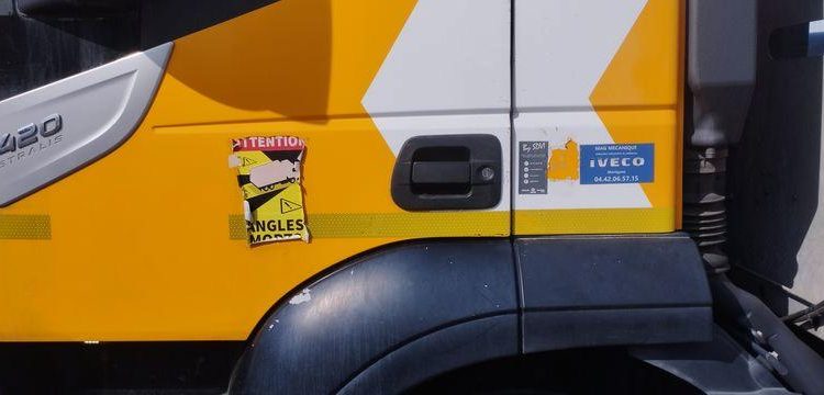 IVECO STRALIS 420 DEPANNEUSE AVEC TREUIL COME UP HV15 – DIESEL – 270759 KMS – ANNEE 20 JAUNE ES-531-RS