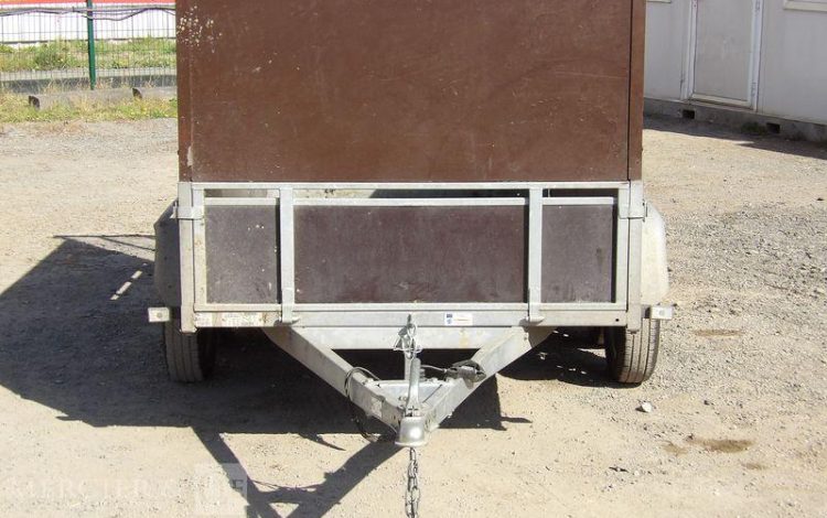 LIDER PLATEAU BASCULANT RIDELLES REHAUSSEES 2 ESSIEUX PTAC 750 KGS – ANNEE 2018  EV-652-ND