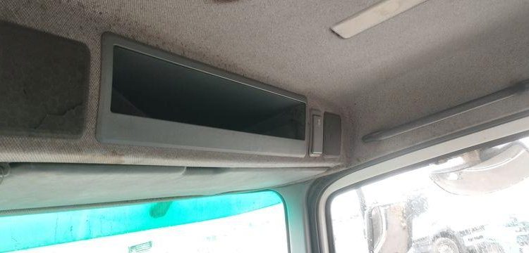 MERCEDES CAMION PLATEAU AVEC GRUE AUXILIAIRE FASSI F190,22 – DIESEL – 770662 KMS BLANC/BLEU EW-921-HF