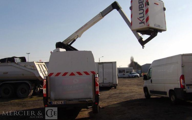 RENAULT MASTER L2H2 2,3DCI 130CH NACELLE KLUBB/K26 11,80 M – DIESEL – 201 H – 63361 KMS BLANC EZ-421-WJ