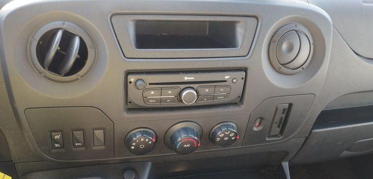 RENAULT MASTER L2H2 2,3DCI 130CH NACELLE KLUBB/K26 11,80 M – DIESEL – 201 H – 63361 KMS BLANC EZ-421-WJ