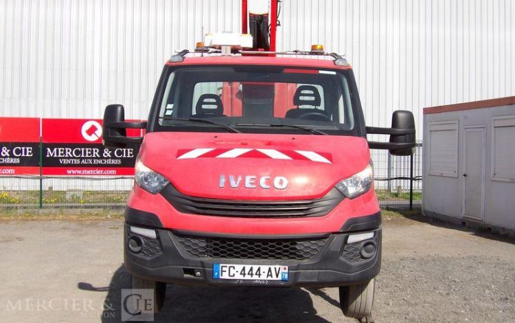 IVECO 35S12 AVEC NACELLE FRANCE ELE B17CTE 2/23 16M ROUGE FC-444-AV