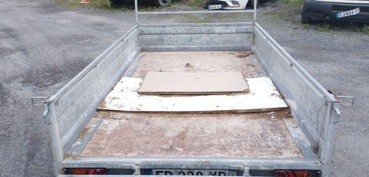 TRIGANO PLATEAU RIDELLES 2 ESSIEUX – PTAC 750 KGS  – ANNEE 2019  FD-338-XD