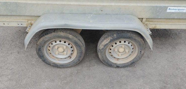TRIGANO PLATEAU RIDELLES 2 ESSIEUX – PTAC 750 KGS  – ANNEE 2019  FD-338-XD