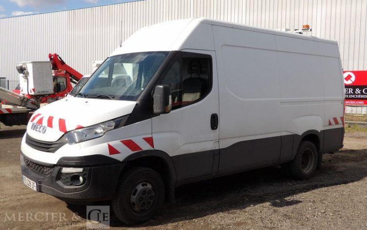 IVECO DAILY 6 FOURGON 35C14 L2H2 2,3D 136 CV AR FAP – DIESEL – 73382 KMS – ANNEE 2019 BLANC FG-228-ZF
