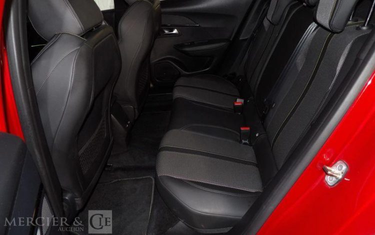 PEUGEOT 2008  FN-262-GN