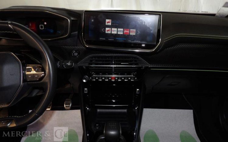PEUGEOT 2008  FN-262-GN