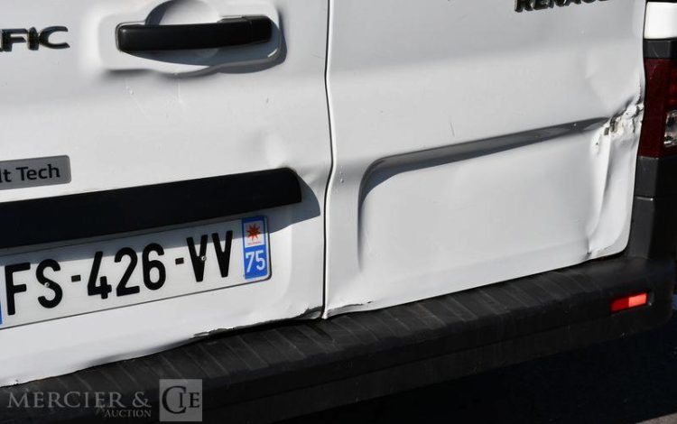RENAULT TRAFIC FOURGON 2.0 DCI 120 1T3 L2H1 CONFORT BLANC FS-426-VV