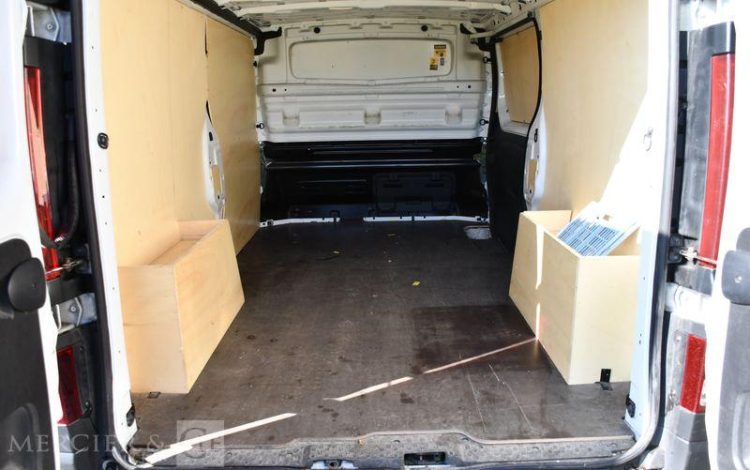 RENAULT TRAFIC FOURGON 2.0 DCI 120 1T3 L2H1 CONFORT BLANC FS-426-VV