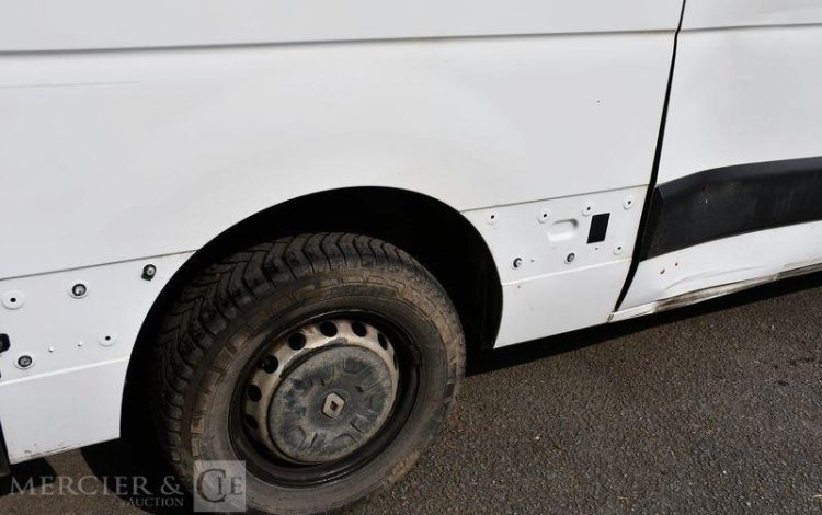 RENAULT MASTER GCF 2.3 DCI 135 L2H2 F3300 BLANC FT-419-RR
