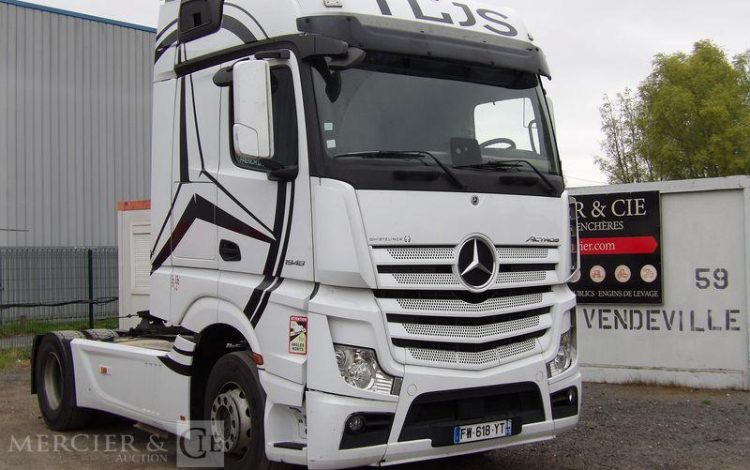 MERCEDES TRACTEUR ROUTIER ACTROS 1948 – PTAC 19 TONNES – DIESEL  – 519750 KMS – AN 2021 BLANC FW-618-YT