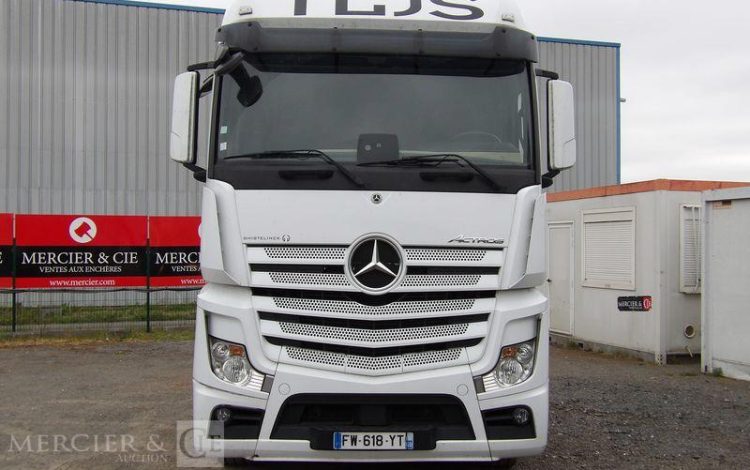 MERCEDES TRACTEUR ROUTIER ACTROS 1948 – PTAC 19 TONNES – DIESEL  – 519750 KMS – AN 2021 BLANC FW-618-YT