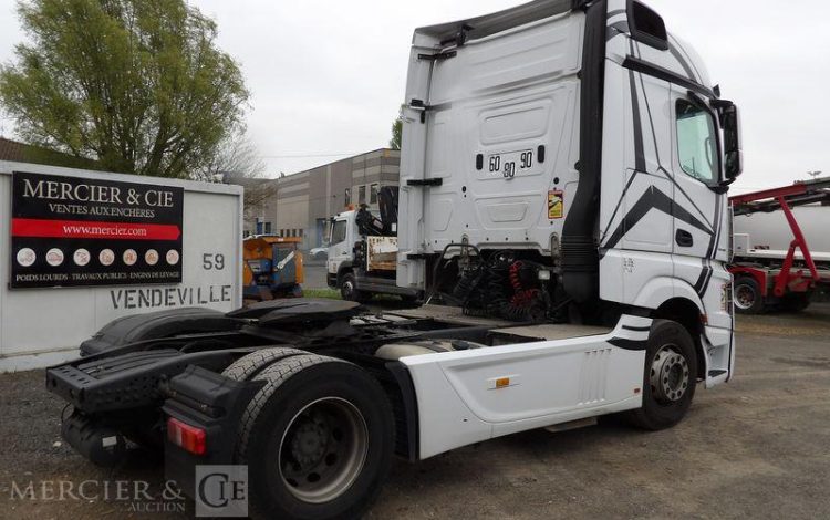 MERCEDES TRACTEUR ROUTIER ACTROS 1948 – PTAC 19 TONNES – DIESEL  – 519750 KMS – AN 2021 BLANC FW-618-YT