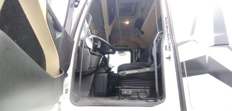MERCEDES TRACTEUR ROUTIER ACTROS 1948 – PTAC 19 TONNES – DIESEL  – 519750 KMS – AN 2021 BLANC FW-618-YT