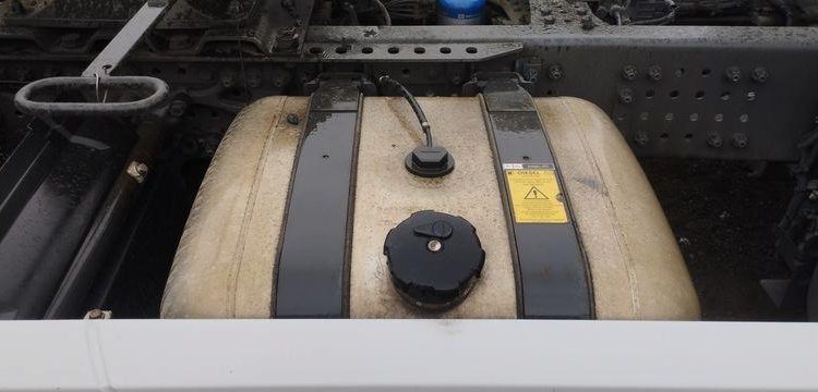 MERCEDES TRACTEUR ROUTIER ACTROS 1948 – PTAC 19 TONNES – DIESEL  – 519750 KMS – AN 2021 BLANC FW-618-YT