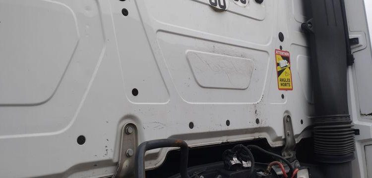 MERCEDES TRACTEUR ROUTIER ACTROS 1948 – PTAC 19 TONNES – DIESEL  – 519750 KMS – AN 2021 BLANC FW-618-YT