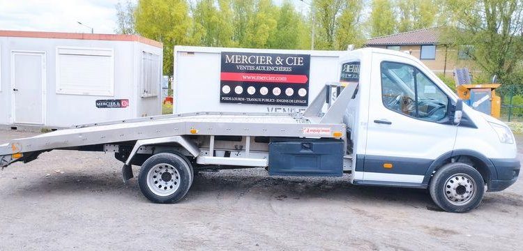 FORD TRANSIT DEPANNEUSE DIESEL – PTAC : 3,5 TONNES- 65551 KMS – ANNEE 2021 BLANC FW-695-KF
