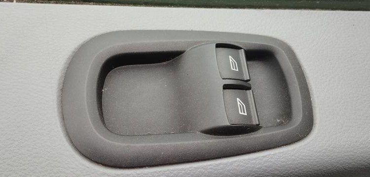 FORD TRANSIT DEPANNEUSE DIESEL – PTAC : 3,5 TONNES- 65551 KMS – ANNEE 2021 BLANC FW-695-KF