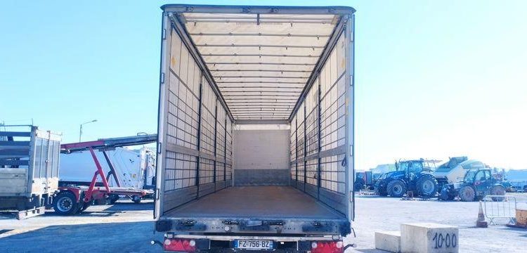 SCHMITZ SEMI REMORQUE BACHEE SCB S3T AVEC HAYON – 3 ESSIUEUX – PTAC 38 TONNES – AN 2021  FZ-756-BZ