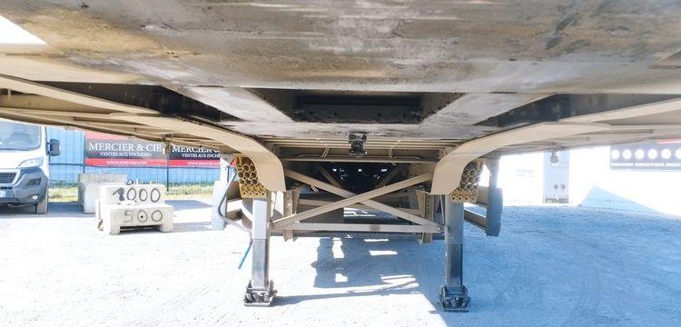 SCHMITZ SEMI REMORQUE BACHEE SCB S3T AVEC HAYON – 3 ESSIUEUX – PTAC 38 TONNES – AN 2021  FZ-756-BZ