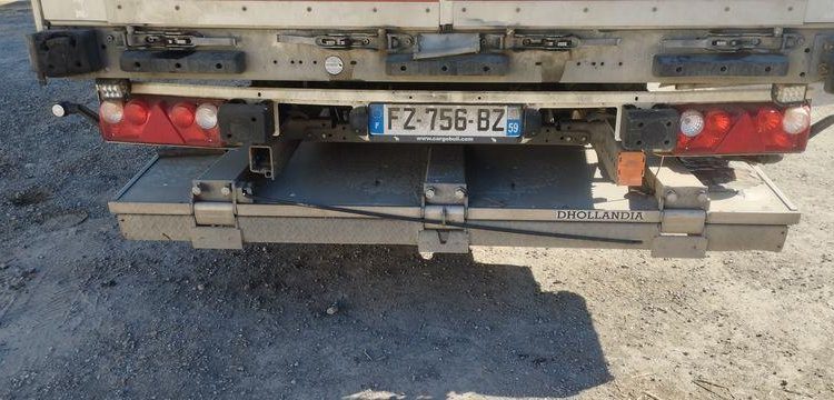 SCHMITZ SEMI REMORQUE BACHEE SCB S3T AVEC HAYON – 3 ESSIUEUX – PTAC 38 TONNES – AN 2021  FZ-756-BZ