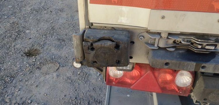 SCHMITZ SEMI REMORQUE BACHEE SCB S3T AVEC HAYON – 3 ESSIUEUX – PTAC 38 TONNES – AN 2021  FZ-756-BZ