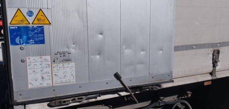 SCHMITZ SEMI REMORQUE BACHEE SCB S3T AVEC HAYON – 3 ESSIUEUX – PTAC 38 TONNES – AN 2021  FZ-756-BZ