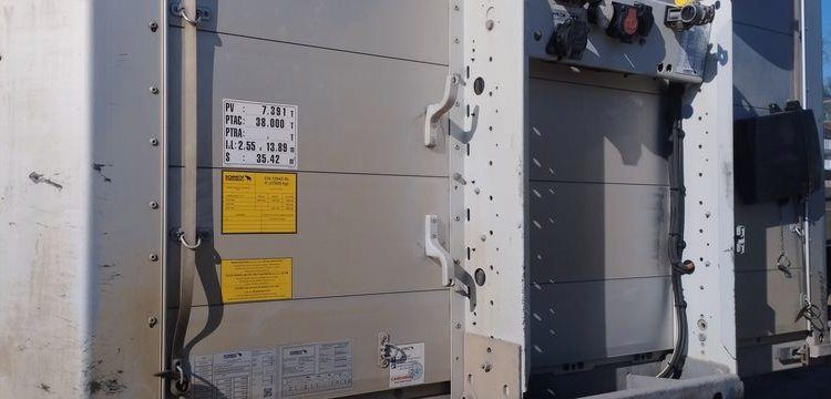 SCHMITZ SEMI REMORQUE BACHEE SCB S3T AVEC HAYON – 3 ESSIUEUX – PTAC 38 TONNES – AN 2021  FZ-756-BZ
