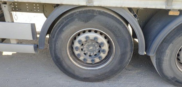 SCHMITZ SEMI REMORQUE BACHEE SCB S3T AVEC HAYON – 3 ESSIUEUX – PTAC 38 TONNES – AN 2021  FZ-756-BZ