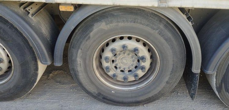 SCHMITZ SEMI REMORQUE BACHEE SCB S3T AVEC HAYON – 3 ESSIUEUX – PTAC 38 TONNES – AN 2021  FZ-756-BZ