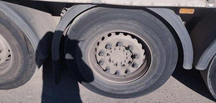 SCHMITZ SEMI REMORQUE BACHEE SCB S3T AVEC HAYON – 3 ESSIUEUX – PTAC 38 TONNES – AN 2021  FZ-756-BZ