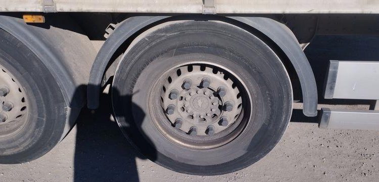 SCHMITZ SEMI REMORQUE BACHEE SCB S3T AVEC HAYON – 3 ESSIUEUX – PTAC 38 TONNES – AN 2021  FZ-756-BZ