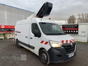 RENAULT MASTER NACELLE KLUBB/KL 32 12,50 M – 762 HEURES – 59741 KMS – ANNEE 2021 BLANC GB-662-PB