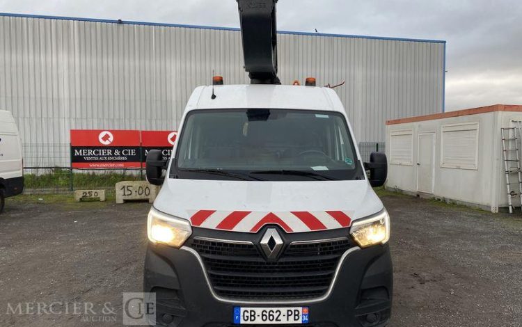 RENAULT MASTER NACELLE KLUBB/KL 32 12,50 M – 762 HEURES – 59741 KMS – ANNEE 2021 BLANC GB-662-PB
