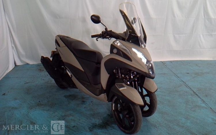 YAMAHA TRICITY 125 GRIS GP-045-BM