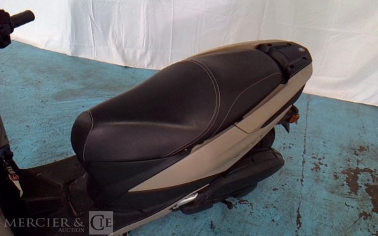 YAMAHA TRICITY 125 GRIS GP-045-BM
