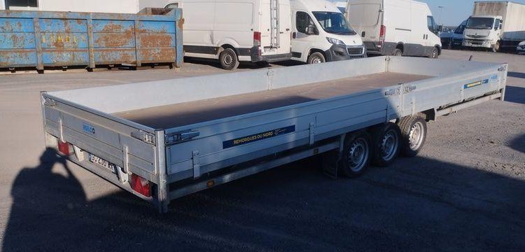 HULCO REMORQUE PLATEAU RIDELLES 3 ESSIEUX – PTAC 3,5 TONNES – ANNEE 2023  GS-236-AX