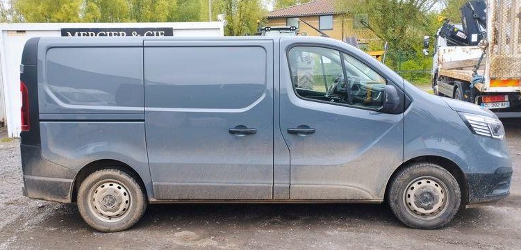 RENAULT TRAFIC 3 FOURGON PHASE 3 L1H1 2T8 2.0 DCI 16V 130CV – DIESEL – 33717 KMS GRIS GT-495-TB