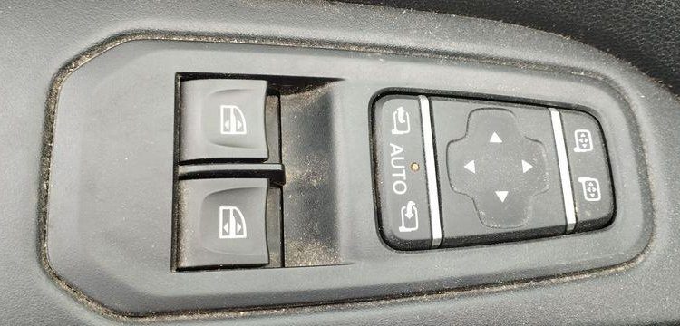 RENAULT TRAFIC 3 FOURGON PHASE 3 L1H1 2T8 2.0 DCI 16V 130CV – DIESEL – 33717 KMS GRIS GT-495-TB