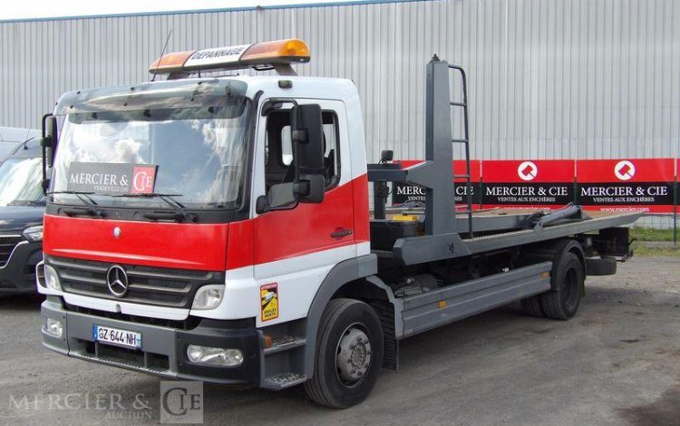 MERCEDES ATEGO PORTE VOITURE AVEC PANIER – DIESEL – PTAC : 12,34 TONNES – 380087 KMS BLANC GZ-644-NH
