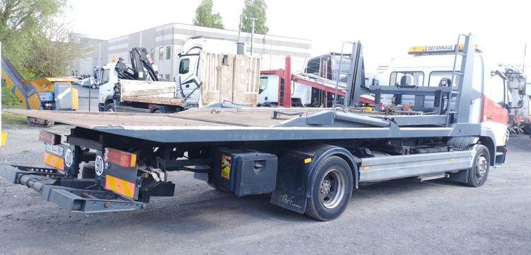 MERCEDES ATEGO PORTE VOITURE AVEC PANIER – DIESEL – PTAC : 12,34 TONNES – 380087 KMS BLANC GZ-644-NH