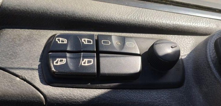 MERCEDES ATEGO PORTE VOITURE AVEC PANIER – DIESEL – PTAC : 12,34 TONNES – 380087 KMS BLANC GZ-644-NH