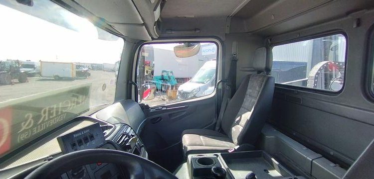 MERCEDES ATEGO PORTE VOITURE AVEC PANIER – DIESEL – PTAC : 12,34 TONNES – 380087 KMS BLANC GZ-644-NH