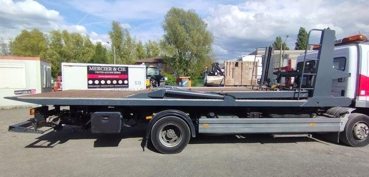 MERCEDES ATEGO PORTE VOITURE AVEC PANIER – DIESEL – PTAC : 12,34 TONNES – 380087 KMS BLANC GZ-644-NH