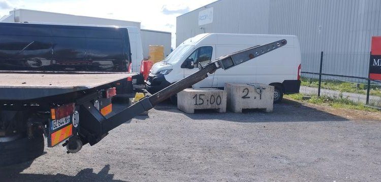 MERCEDES ATEGO PORTE VOITURE AVEC PANIER – DIESEL – PTAC : 12,34 TONNES – 380087 KMS BLANC GZ-644-NH