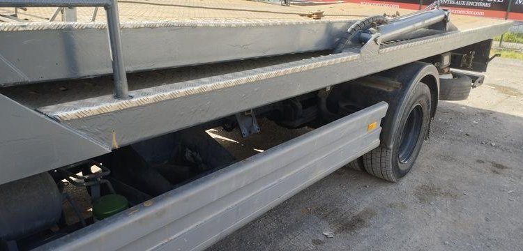 MERCEDES ATEGO PORTE VOITURE AVEC PANIER – DIESEL – PTAC : 12,34 TONNES – 380087 KMS BLANC GZ-644-NH